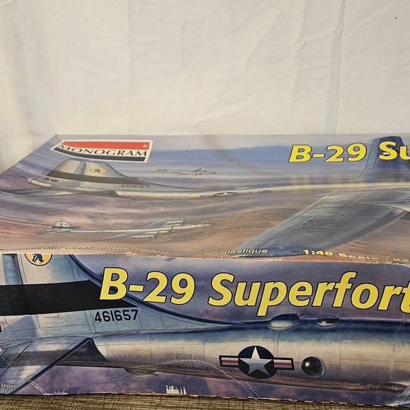 B-29 Superfortress Model Kit - Silver - Picture 6 of 8